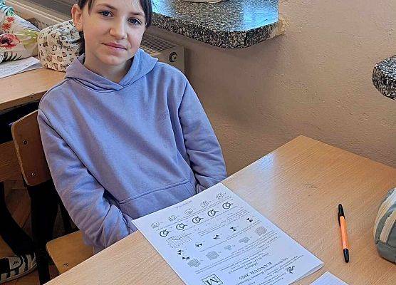 uczennica podczas konkursu