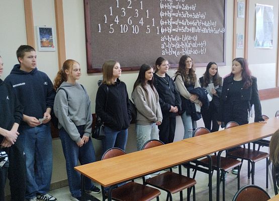 nasi uczniowie z uczennicą szkoły średniej