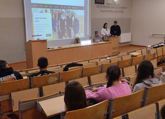 prezentacja szkoły przygotowana przez uczniów