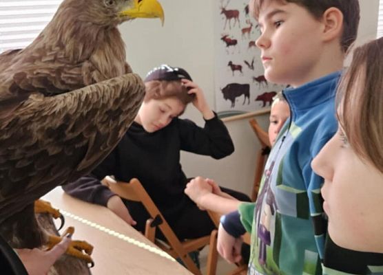 uczniowie podczas warsztatów