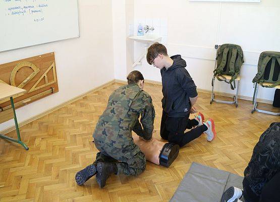 uczniowie biorą udział w  szkoleniu