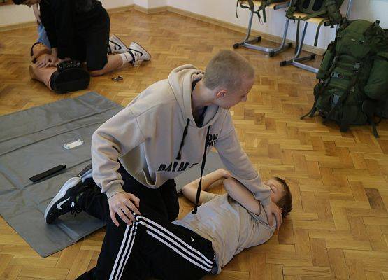 uczniowie biorą udział w  szkoleniu