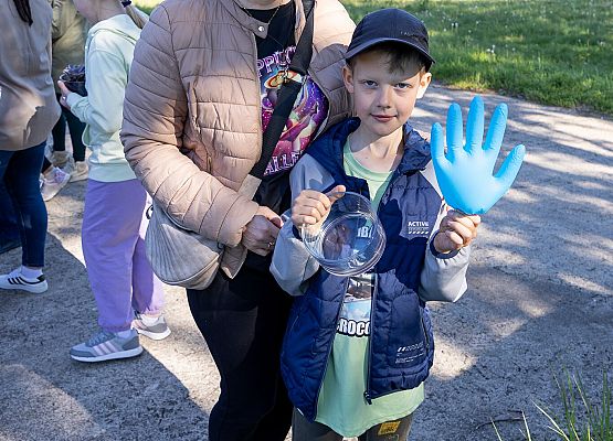 dzieci i rodzice w trakcie warsztatów