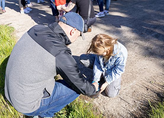dzieci i rodzice w trakcie warsztatów