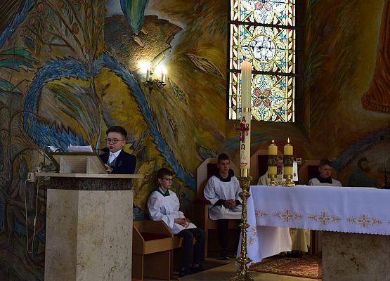 Grafika 10: Występ naszych uczniów z okazji Dnia Matki  w kościele w Łebieniu