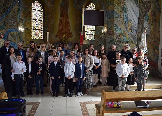 Grafika 16: Występ naszych uczniów z okazji Dnia Matki  w kościele w Łebieniu