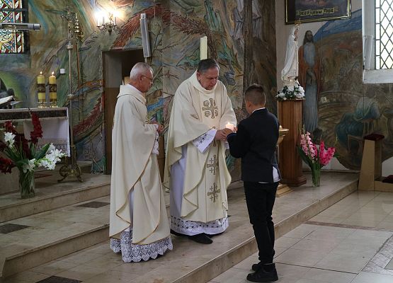 księża podczas mszy