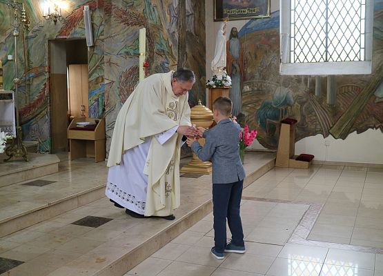 uczestnicy mszy świętej