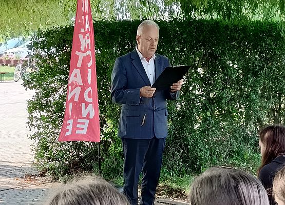 Grafika 9: Narodowe Czytanie  2025