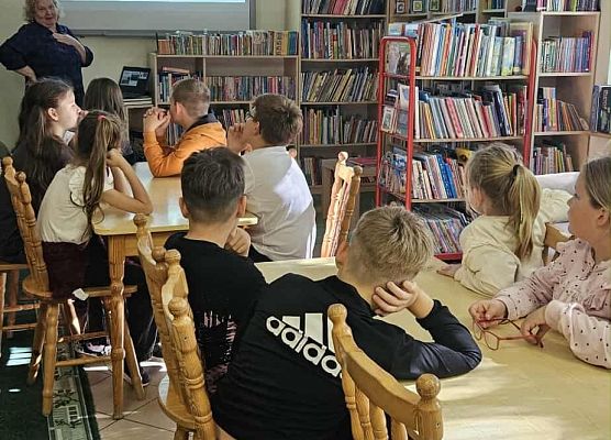 uczniowie podczas zajęć