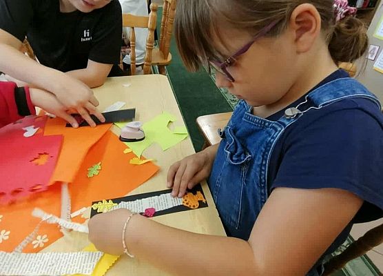 uczniowie podczas zajęć