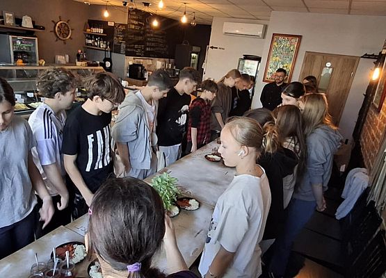 uczniowie podczas warsztatów