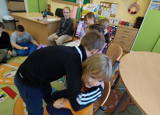 Grafika 2: Dzień Dziewczynek