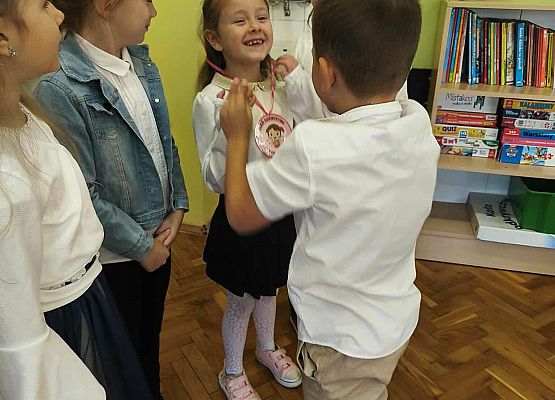 Grafika 15: Dzień Dziewczynek