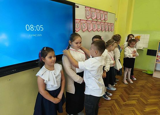 Grafika 17: Dzień Dziewczynek