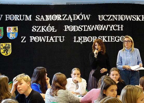 uczestnicy V Forum Samorządów Uczniowskich Szkół Podstawowych Powiatu Lęborskiegotablica