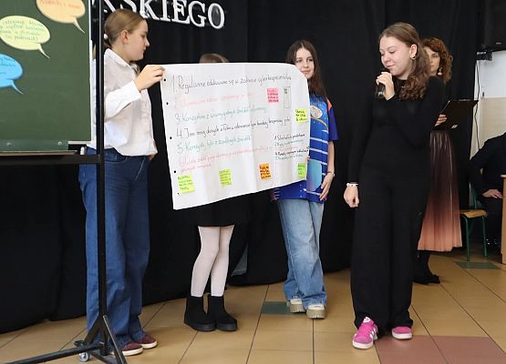 uczestnicy V Forum Samorządów Uczniowskich Szkół Podstawowych Powiatu Lęborskiego