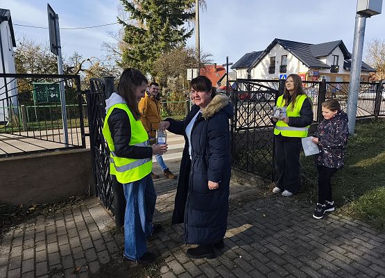 wolontariuszki podczas zbiórki