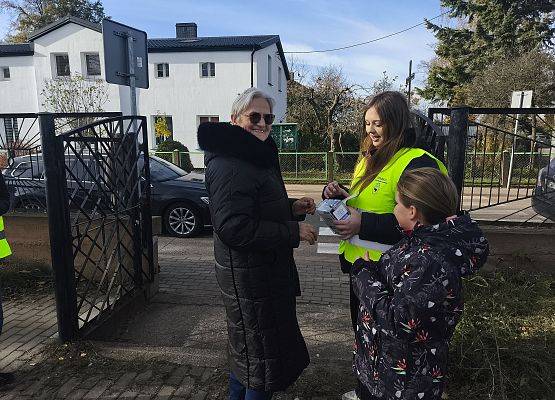 wolontariuszka podczas zbiórki