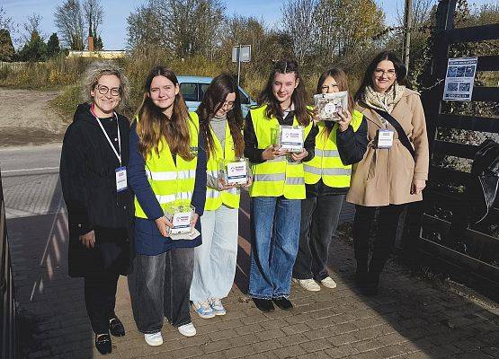 wolontariuszki z opiekunami