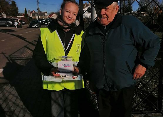 wolontariuszka podczas zbiórki