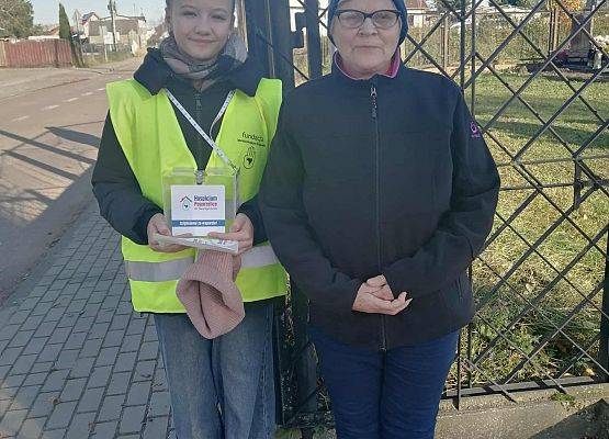 wolontariuszka podczas zbiórki