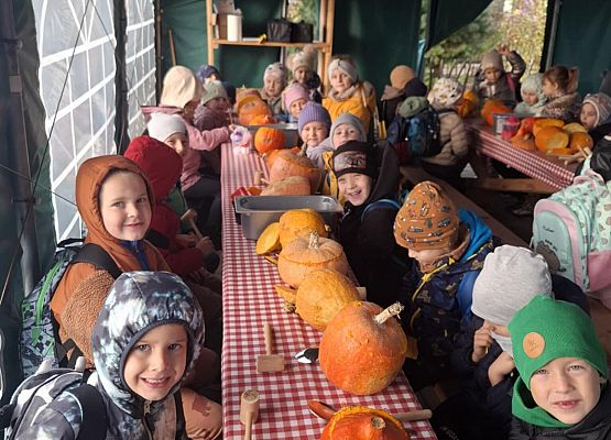 przedszkolaki na wycieczce