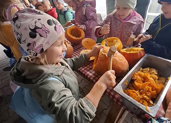 przedszkolaki na wycieczce