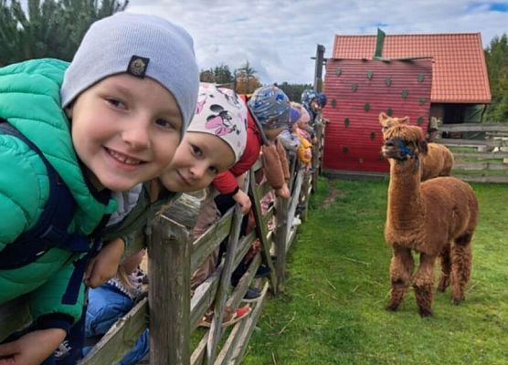 przedszkolaki na wycieczce