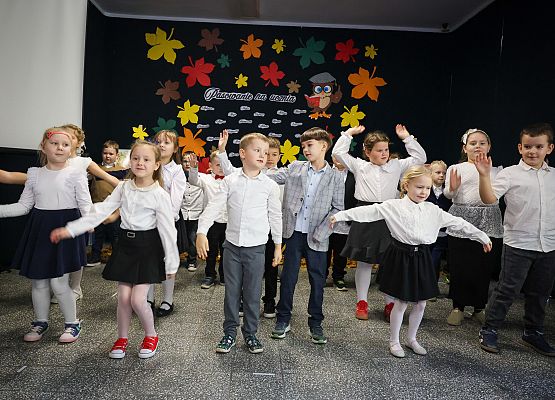 uczniowie występują