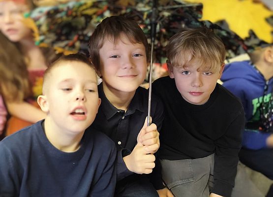 uczniowie podczas konkursu