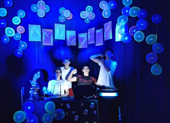 uczniowie w trakcie zabawy