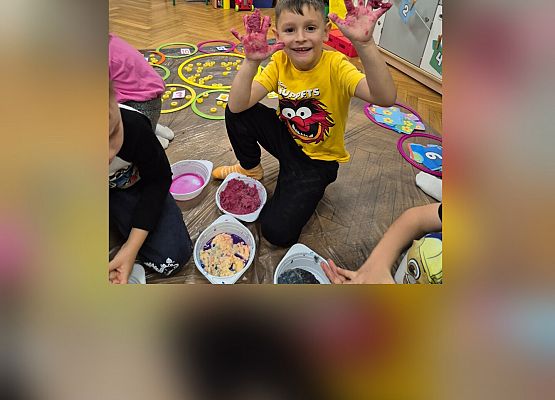 kolaż zdjęć  - przedszkolaki podczas zajęć