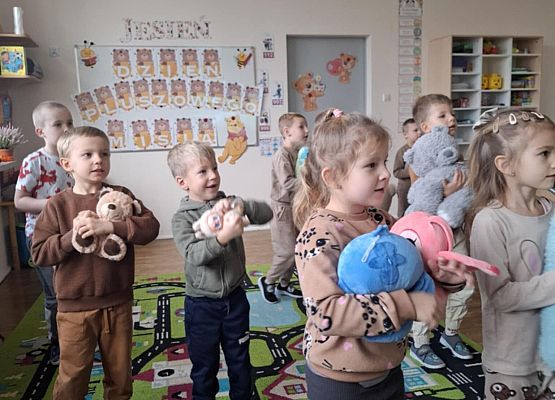 dzieci podczas zajęć