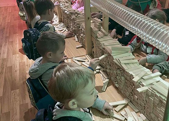 przedszkolaki w Wielkiej Farmie Elfów