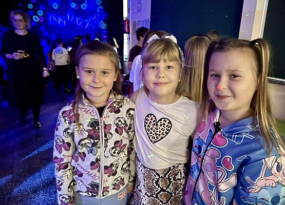 dzieci podczas zabawy