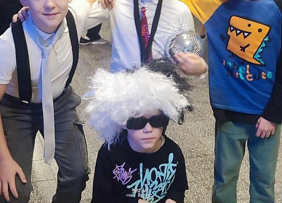 dzieci podczas zabawy