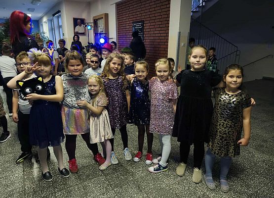 dzieci podczas zabawy