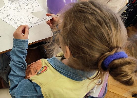 dzieci podczas zabawy