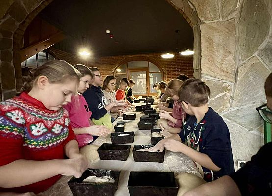 uczestnicy wycieczki grafika