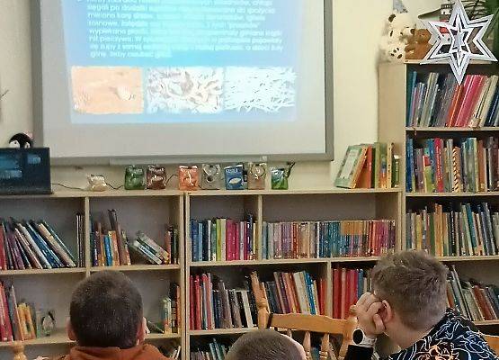 uczniowie podczas zajęć