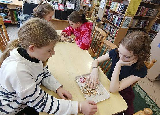 uczniowie podczas zajęć