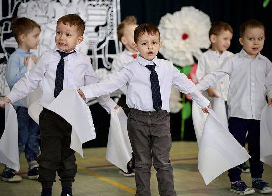 przedszkolaczki na scenie