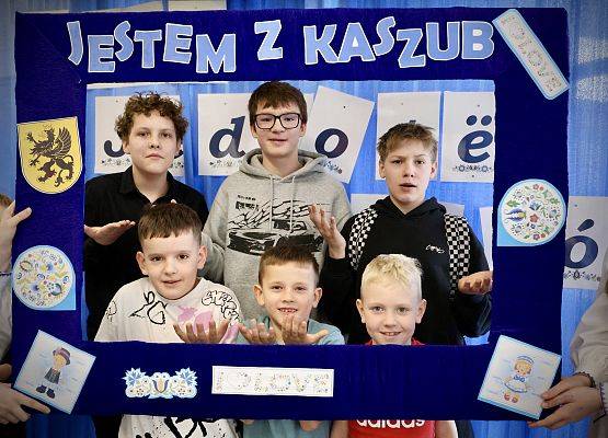 obchody Dnia Jedności Kaszubów w Zespole Szkół w Łebieniu