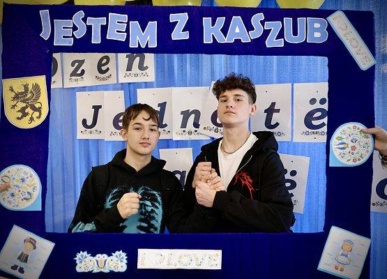 obchody Dnia Jedności Kaszubów w Zespole Szkół w Łebieniu