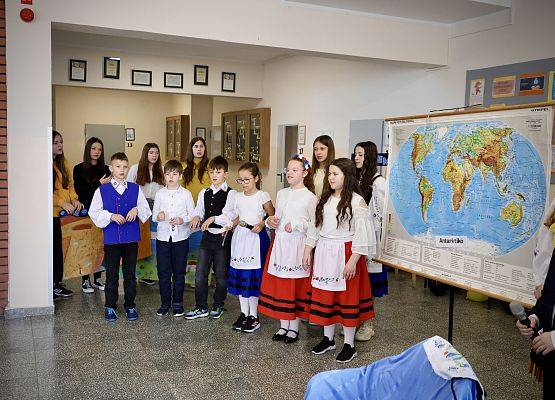 obchody Dnia Jedności Kaszubów w Zespole Szkół w Łebieniu