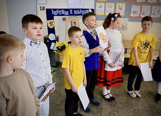 obchody Dnia Jedności Kaszubów w Zespole Szkół w Łebieniu