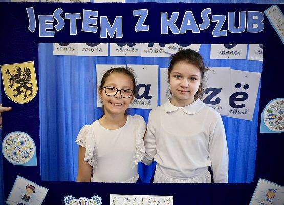 uczniowie świętują Dzień Jedności Kaszubów.