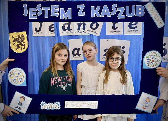 obchody Dnia Jedności Kaszubów w Zespole Szkół w Łebieniu