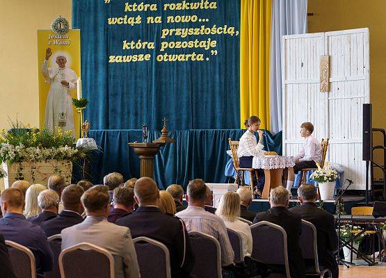 uczestnicy XV Diecezjalnego Zjazdu Szkół im. Jana Pawła II